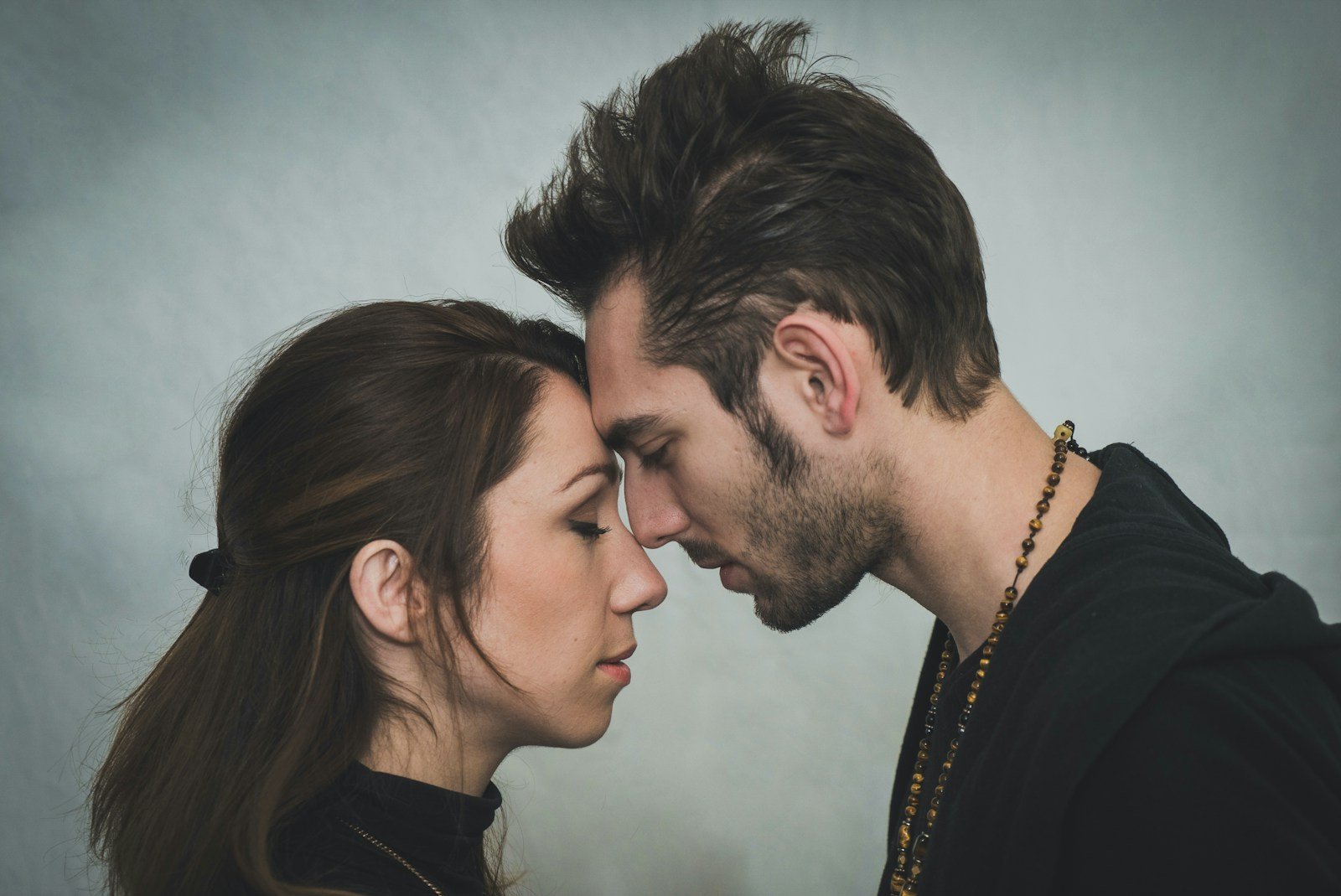 Love’s Journey: Navigating Through 5 Typical Relationship Troubles